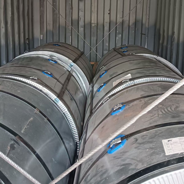 Hot-dipped galvanized cold-rolling steel coil loading