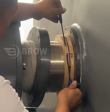 Rotary shaft seals spiral mixer