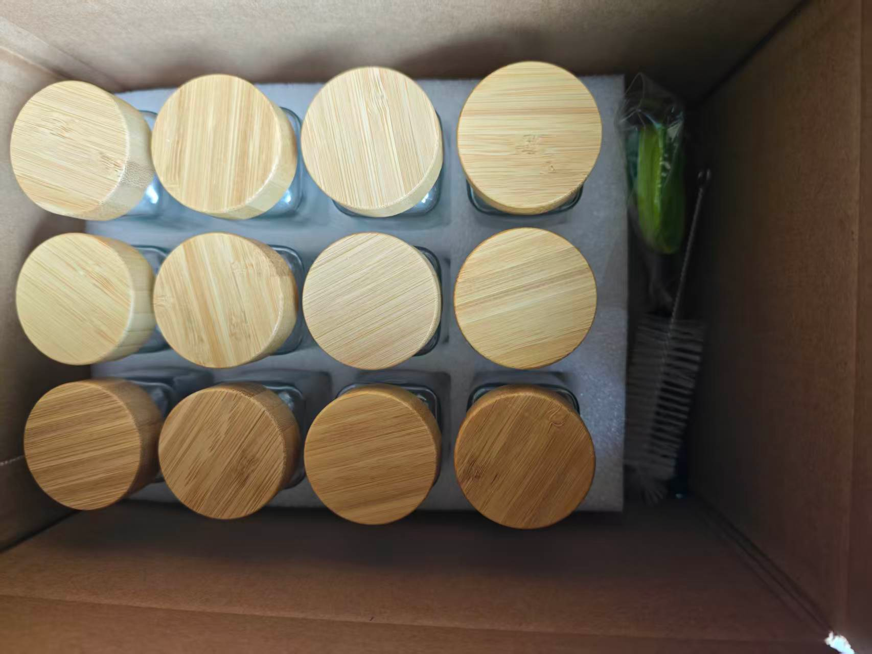 Direct to Amazon FBA Germany: Suan Houseware Ships 500 Sets of 12-Piece Glass Spice Jars with Custom Packaging